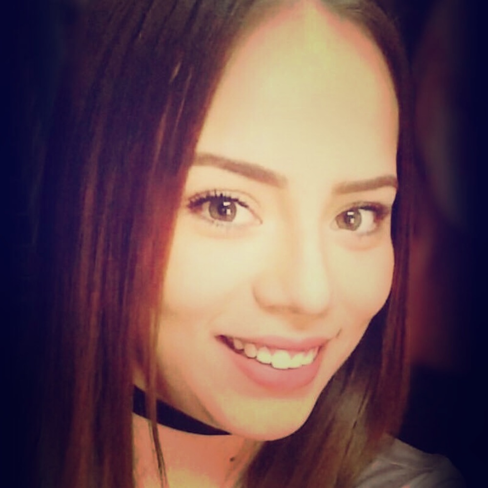 Meet your Posher, Crystal